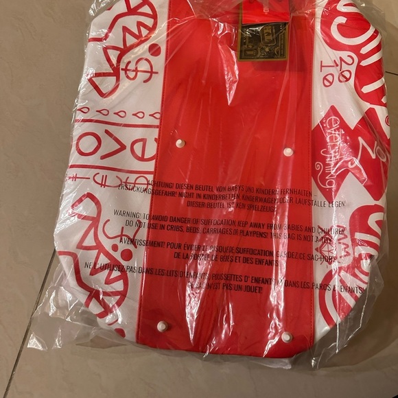 DANGER DANGER DUFFLE - Picture 5 of 5